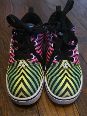 Heelys Kids Zebra-Stripe Sneakers - Black, Pink & Green, Size 2